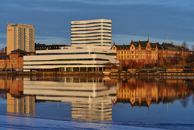 Nikon Z 85 1.8_2w.jpg