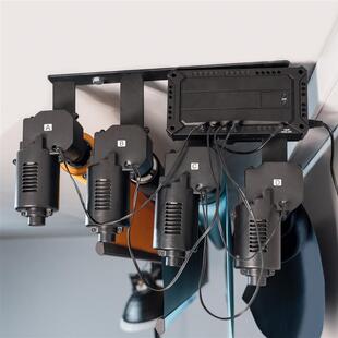 Motoriserad vägghållare för bakgrunder med rullupphängning för 4 st rullar 