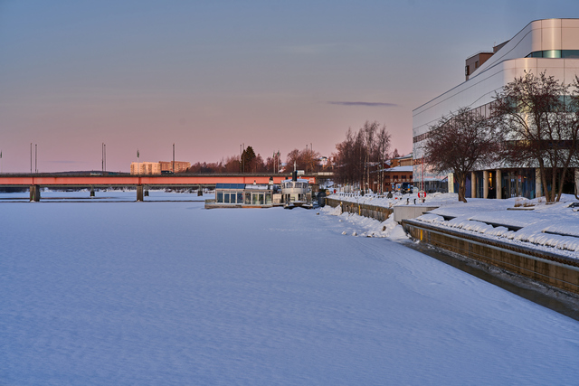 Samyang V-AF 75mm f1.8_10w.jpg