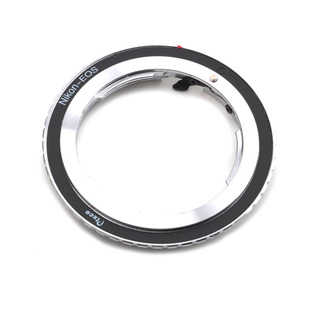 Adapter för att använda Nikon F-objektiv på Canon EOS, med fokuskonfirmering