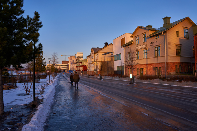 tamron 24mm f28_12w.jpg