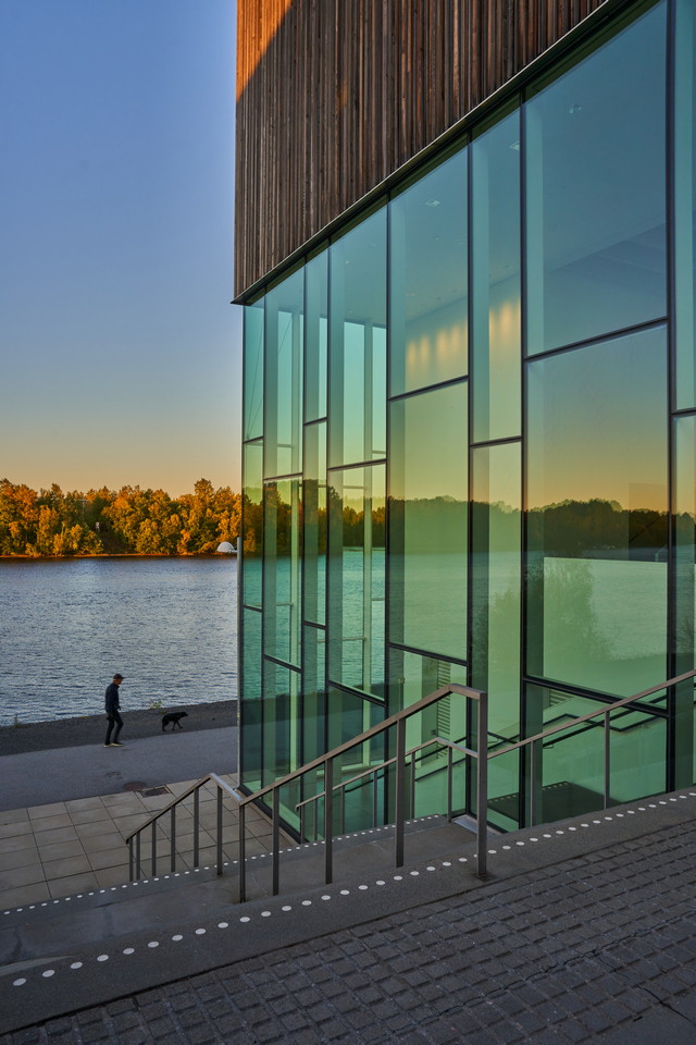 Sigma 24mm f2 DN_4w.jpg