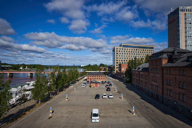 Sony 15mm f1.4_4w.jpg