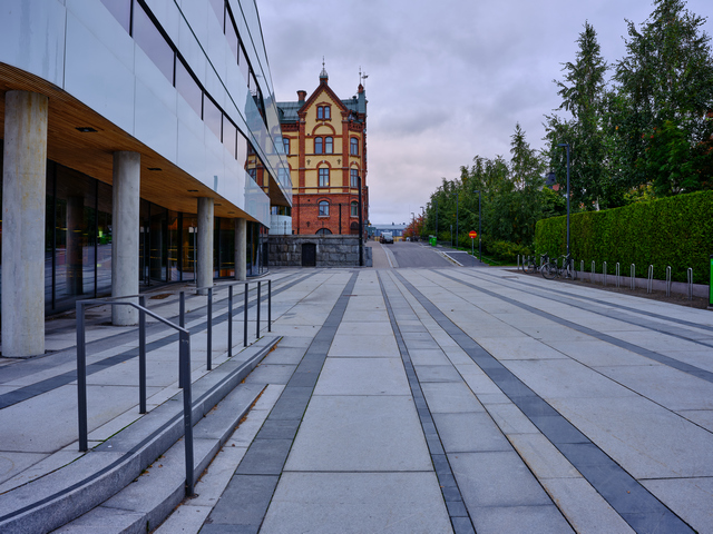 Fujifilm GF 35 70mm_12w.jpg