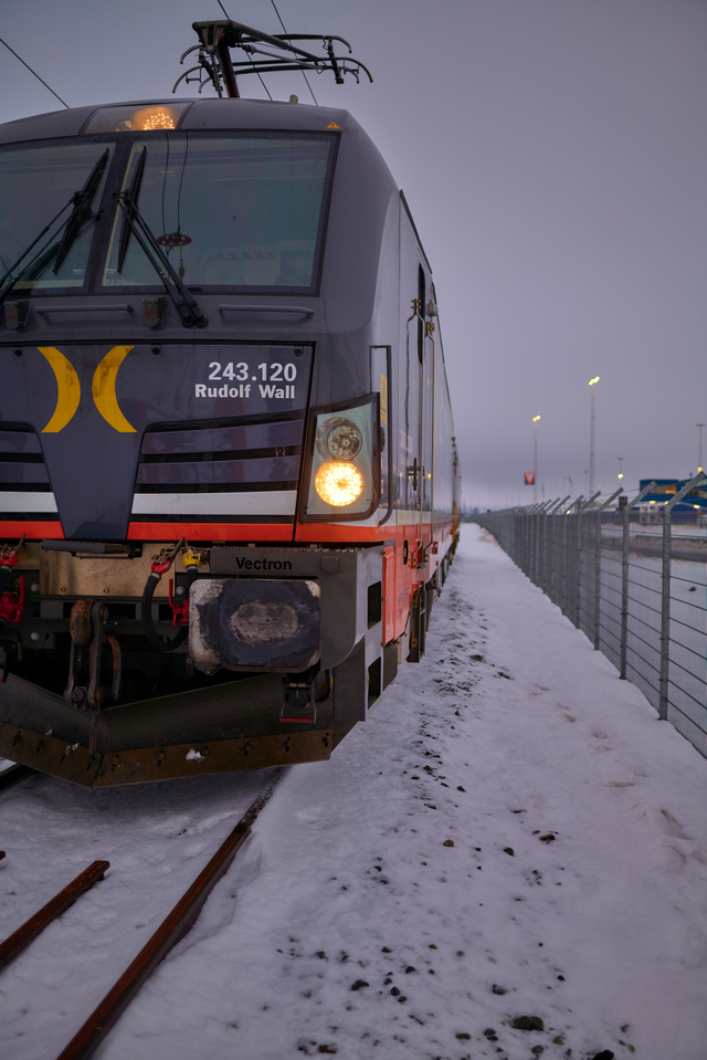 Panaosonic S 35mm f1.8_18w.jpg