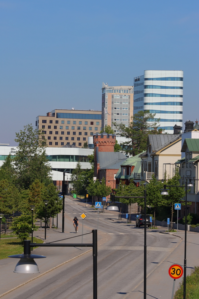 Canon EOS R7_13w.jpg