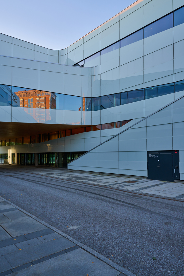 Sigma 24mm f2 DN_18w.jpg