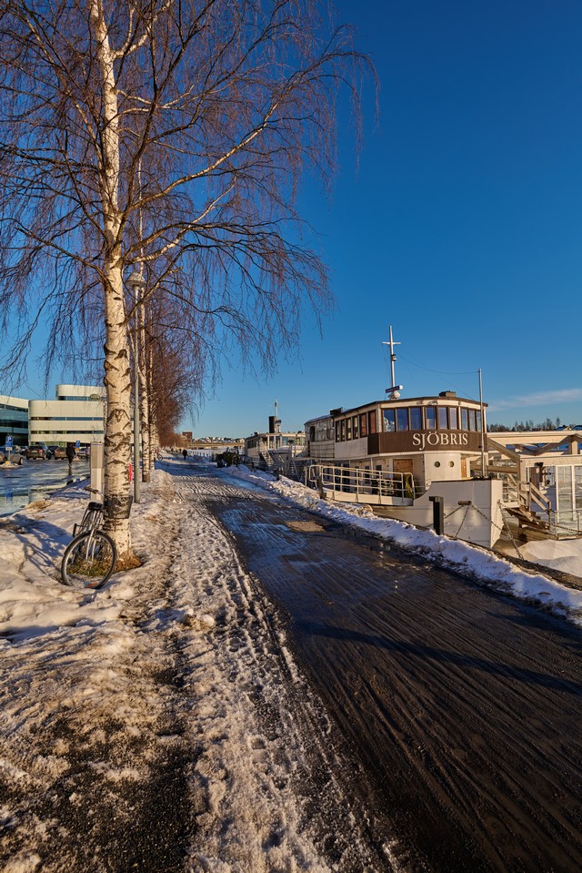 Panasonic 18mm f1.8_2w.jpg