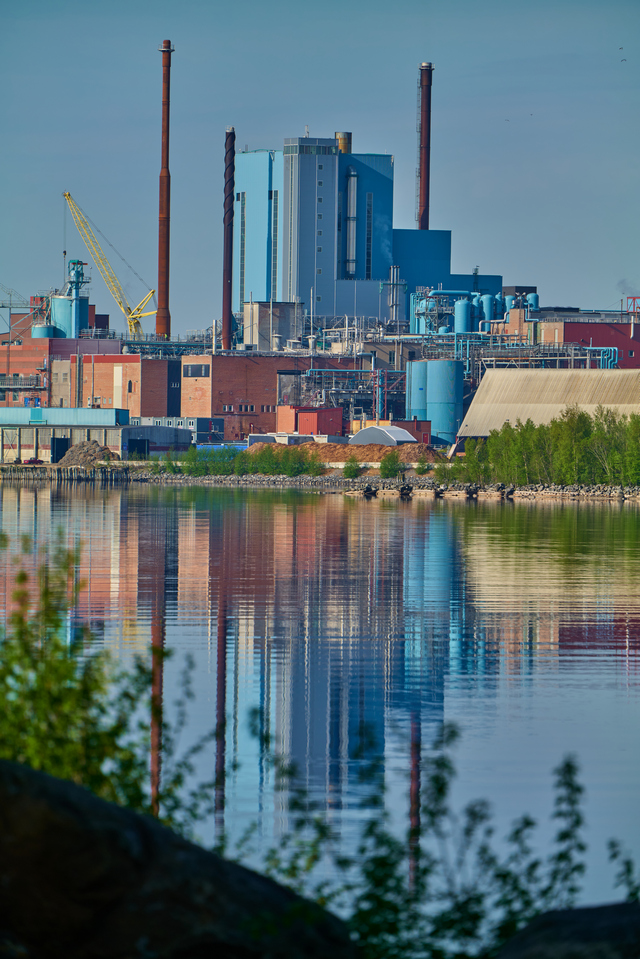 Panasonic S 70_300mm_16w.jpg