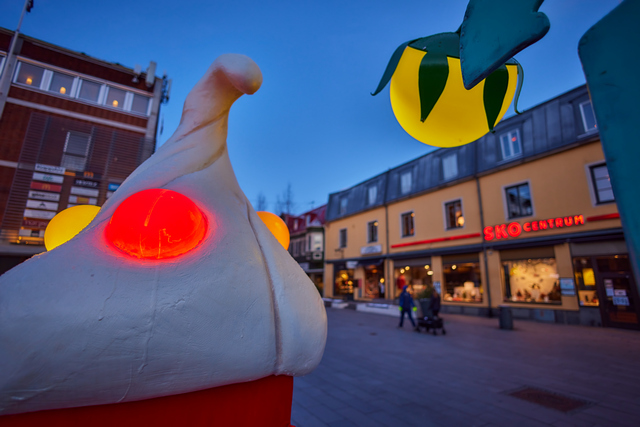 Canon RF 16mm f2.8_3w.jpg