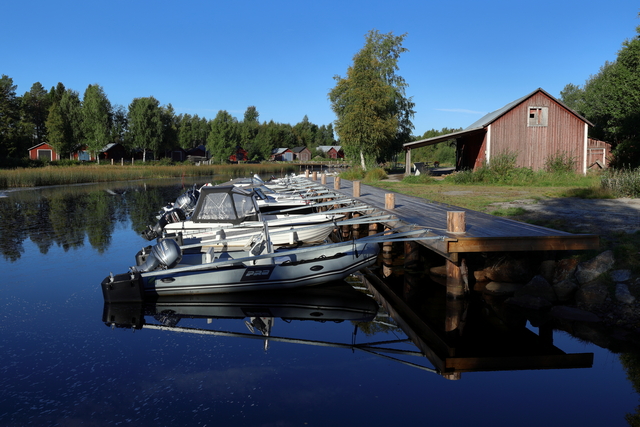 Canon EOS R10_13w.jpg