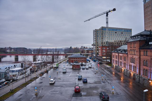 Sigma 18-50 f2.8 Sony_1w.jpg