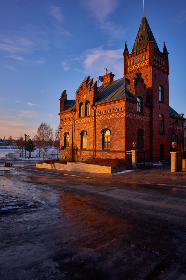 tamron 24mm f28_13w.jpg