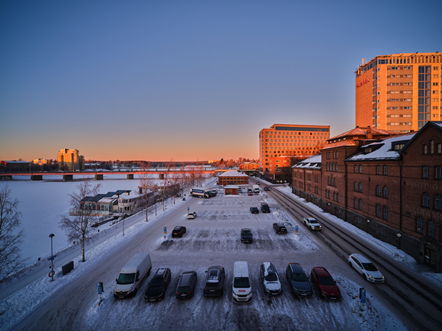 Laowa 19mm f2.8_15w.jpg