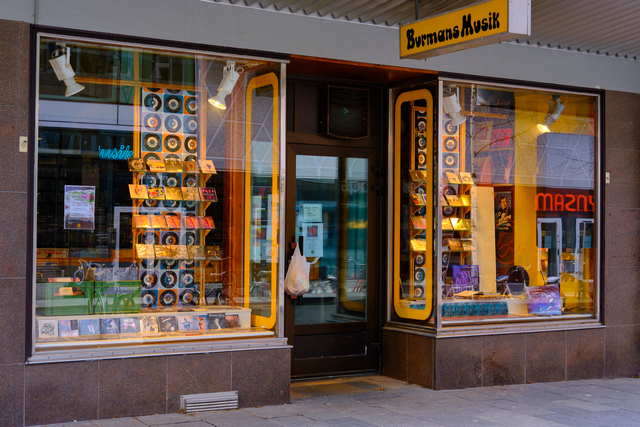 Fujifilm XC 35 f2_5w.jpg