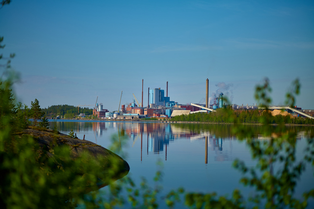 Panasonic S 85 f1.8_4w.jpg