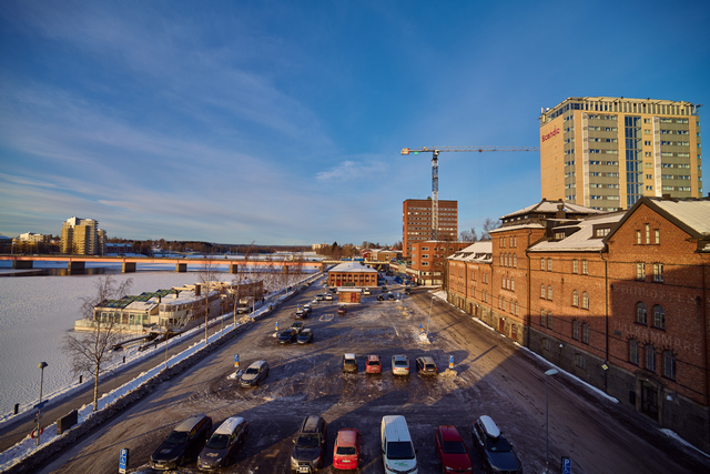 panasonic S 1635_24w.jpg