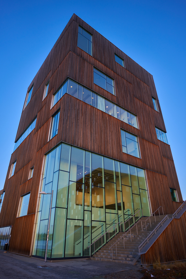 tamron 24mm f28_15w.jpg