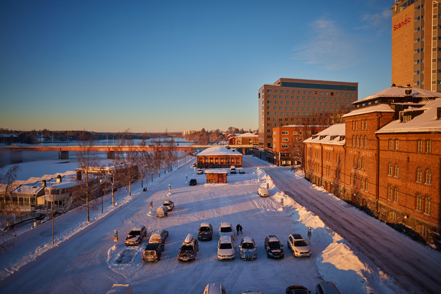 Canon RF 24mm f1.8_7w.jpg