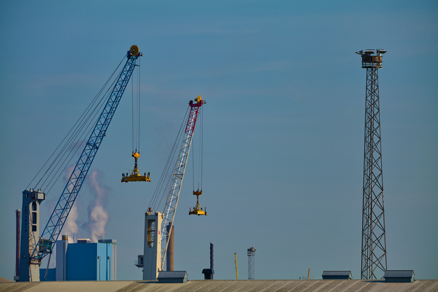 Panasonic S 70_300mm_13w.jpg