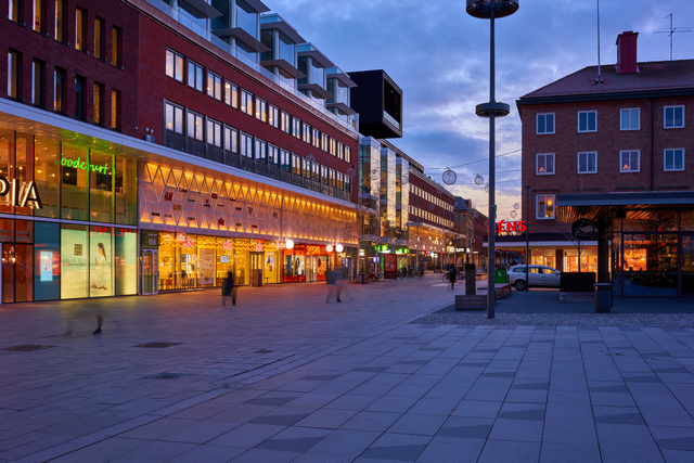 tamron 35 2.8 sony e_7w.jpg