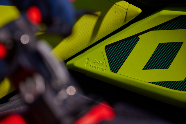 Canon RF 1200 f8_2w.jpg