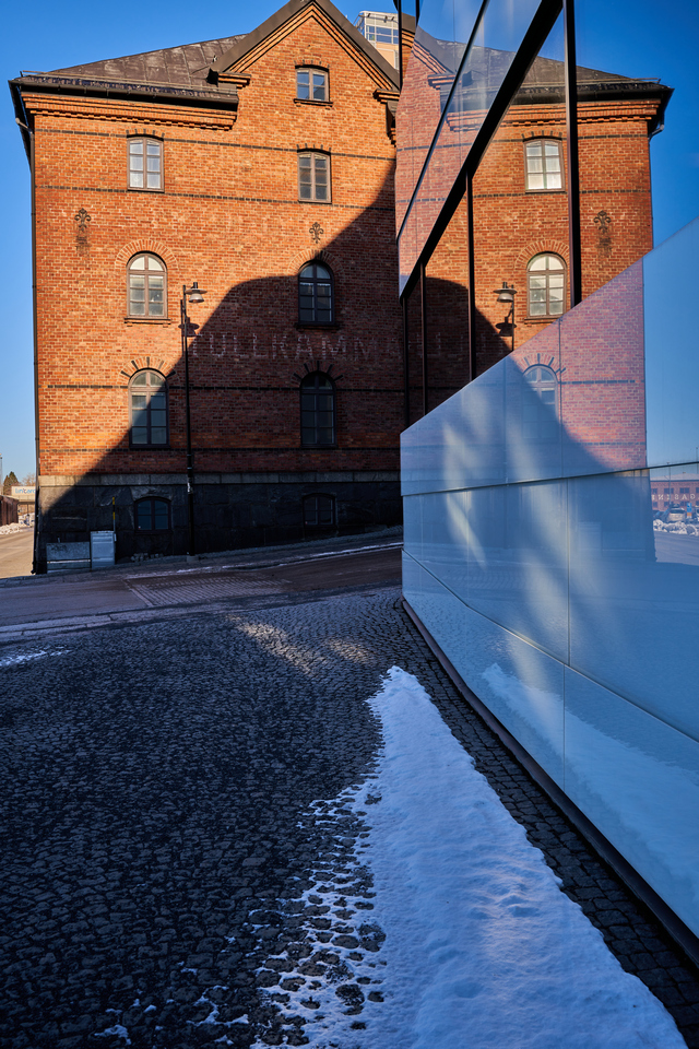 Sony PZ 16-35mm f4 G_30w.jpg