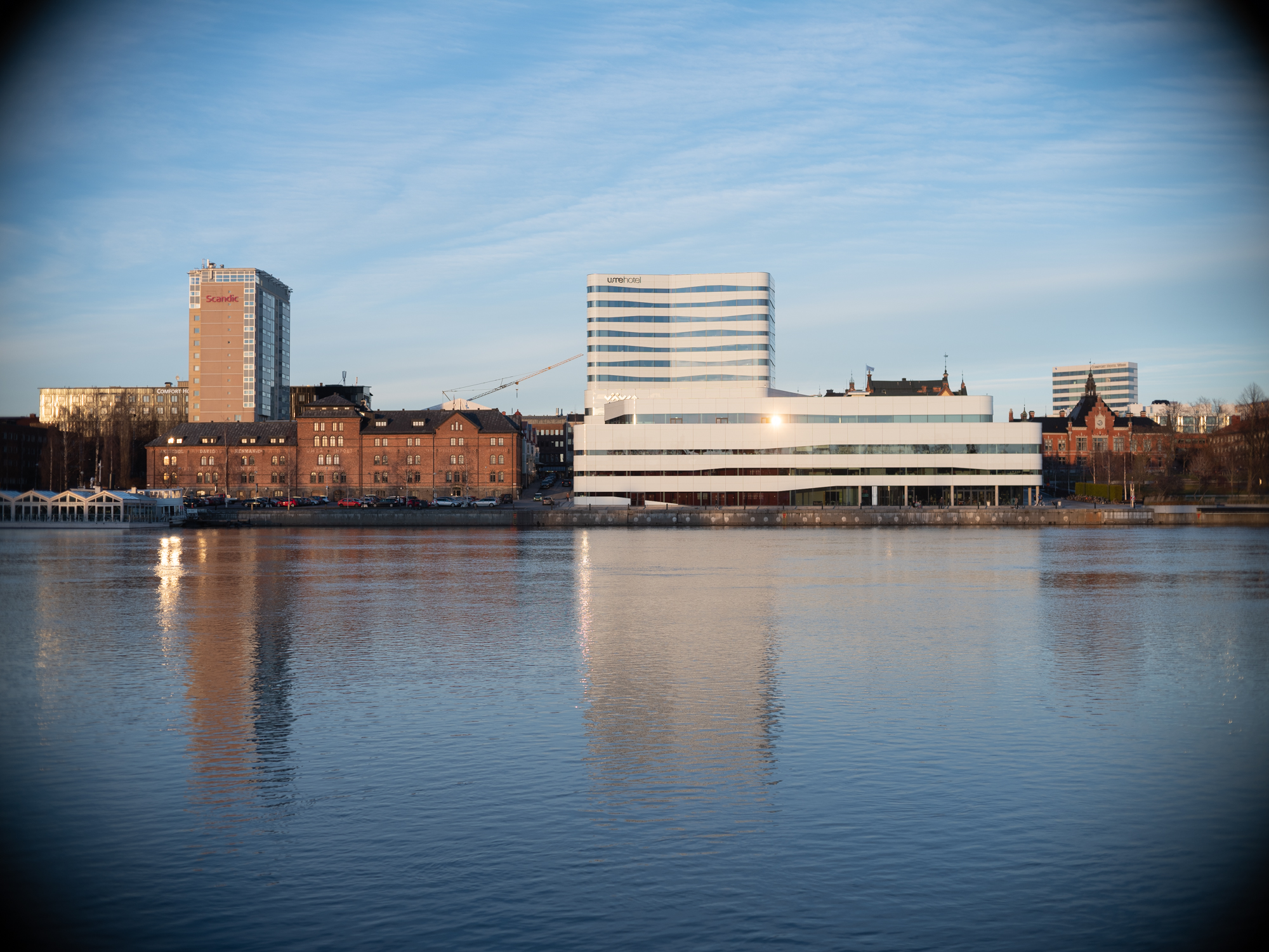 Nikon 50-1,4-3-4.jpg