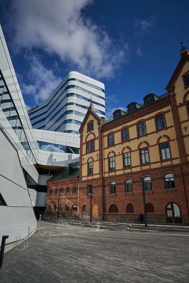 Sony 15mm f1.4_6w.jpg