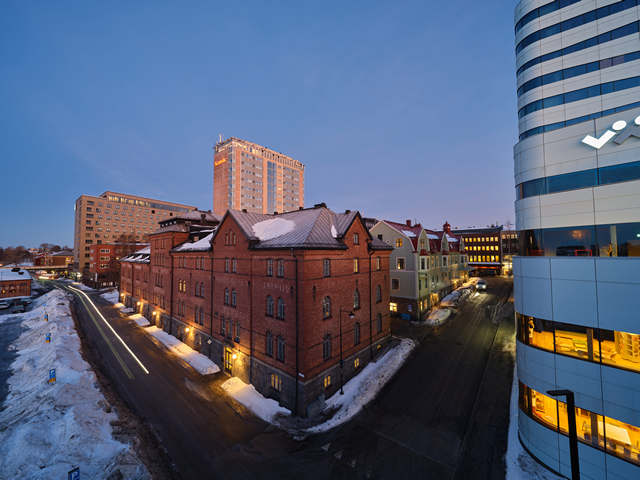 Laowa 17mm f4_2w.jpg