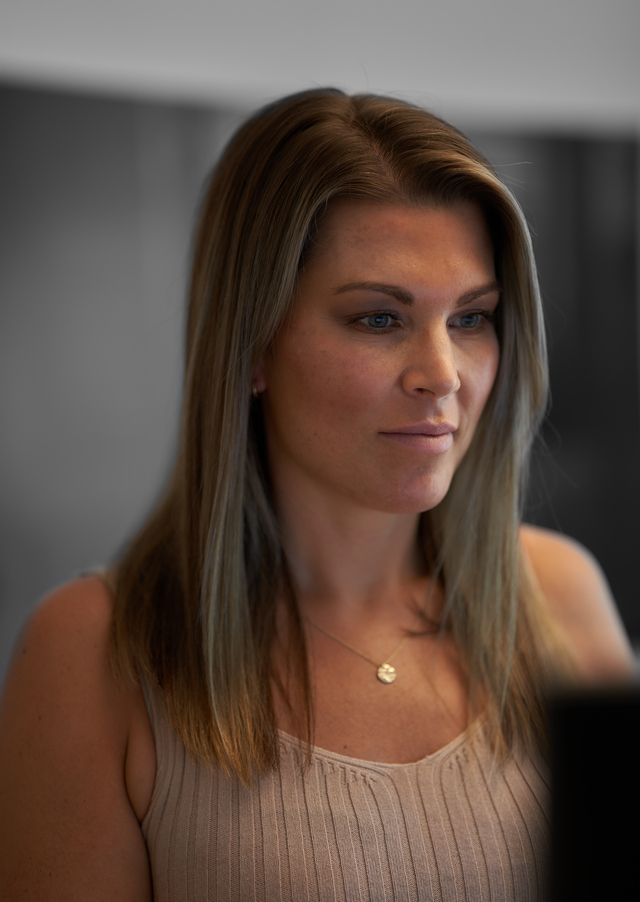 Sigma 85 f1.4 DN_20w.jpg