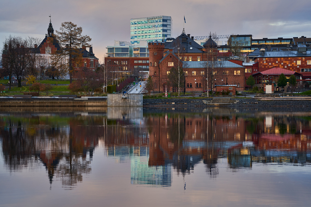 Tamron 35-150mm Sony_2w.jpg