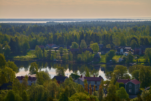 Panasonic S 70_300mm_4w.jpg