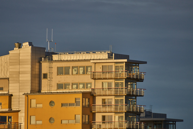 Tamron 18-300 Sony E_26w.jpg