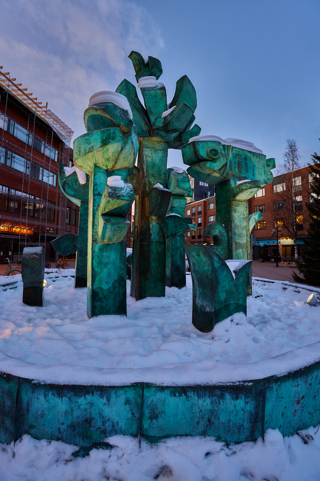 Canon RF 16mm f2.8_7w.jpg