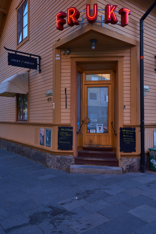 Tamron 11-20mm_15w.jpg