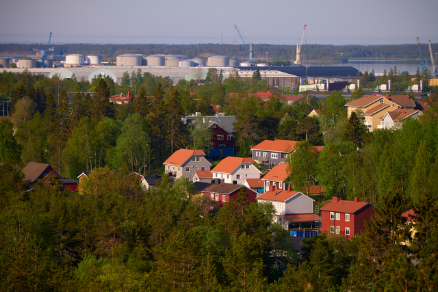 Panasonic S 70_300mm_5w.jpg