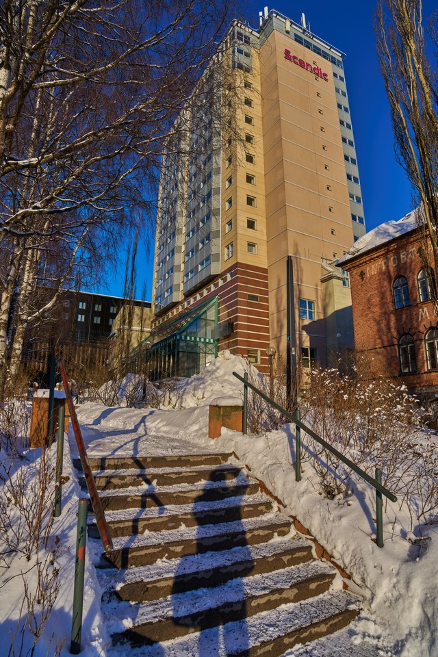 Sony FE 20-70mm f4_7w.jpg