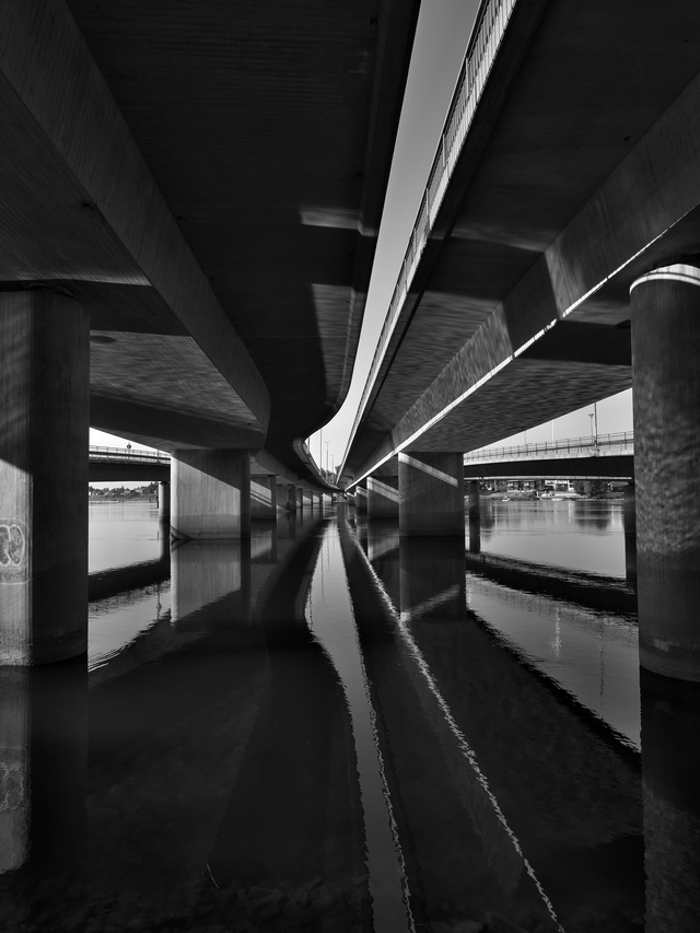 Panasonic GH5 II_8w.jpg