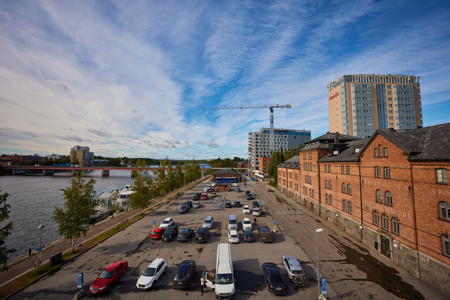 Canon RF 14-35 f4_14w.jpg