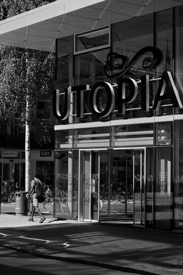 Panasonic S 85 f1.8_25w.jpg