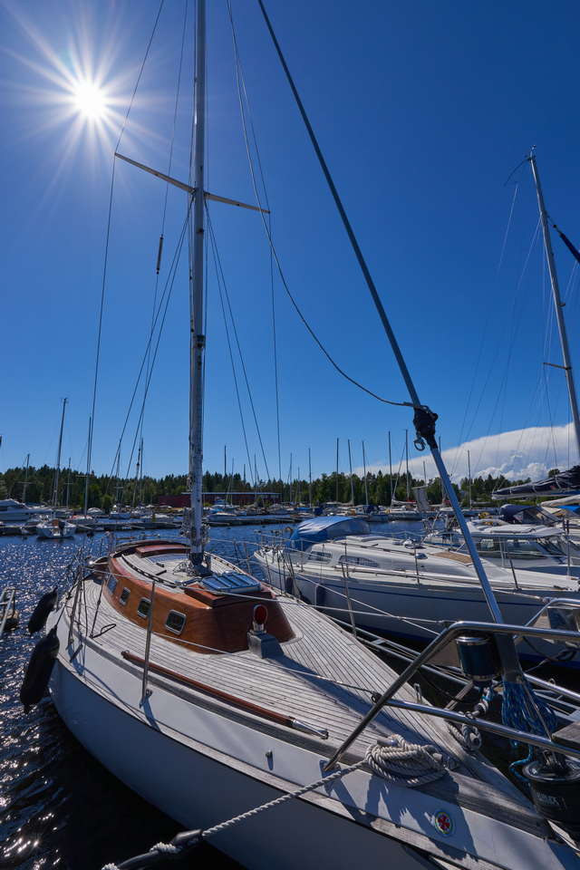 Sony E 10-20mm f4_6w.jpg