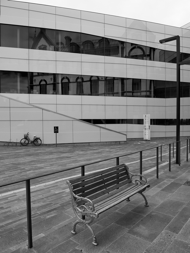 Olympus 8-25mm f4_3w.jpg