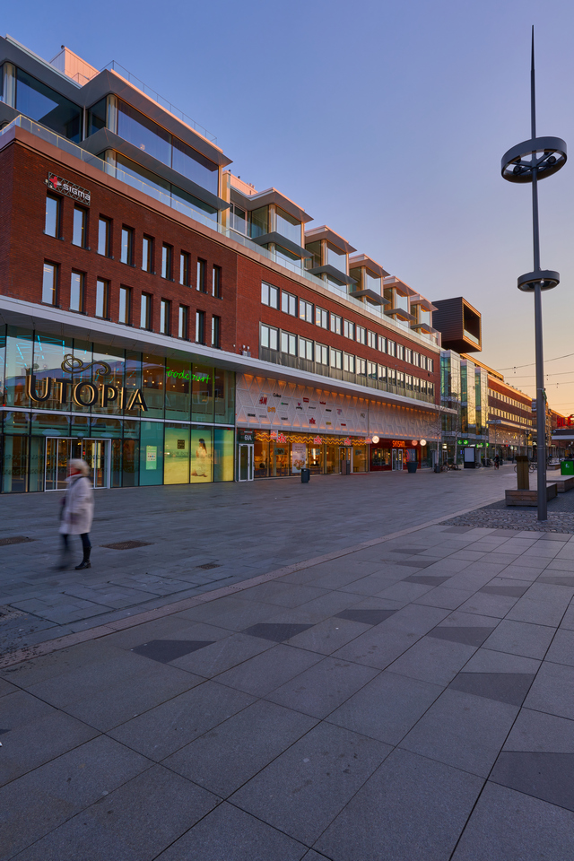 tamron 20mm f28_8w.jpg