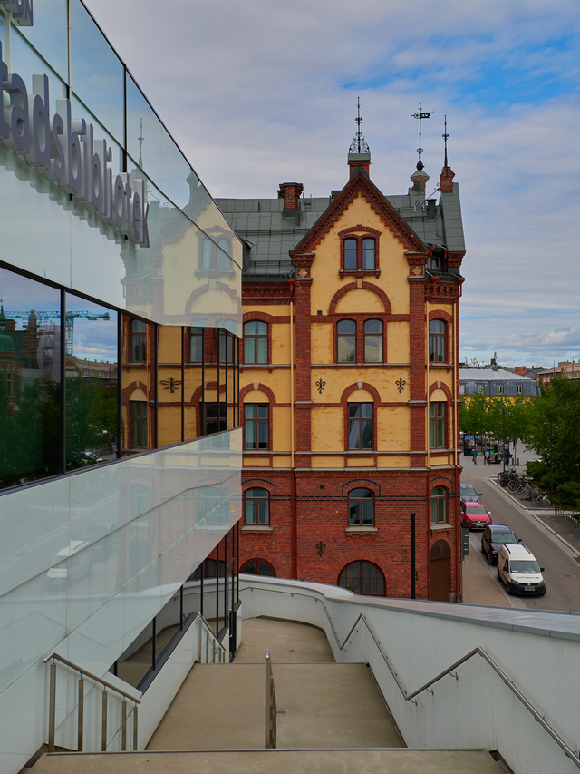 Olympus 8-25mm f4_2w.jpg