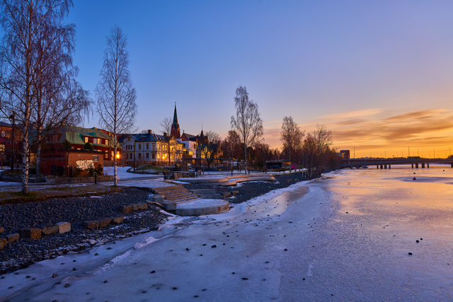 tamron 24mm f28_9w.jpg