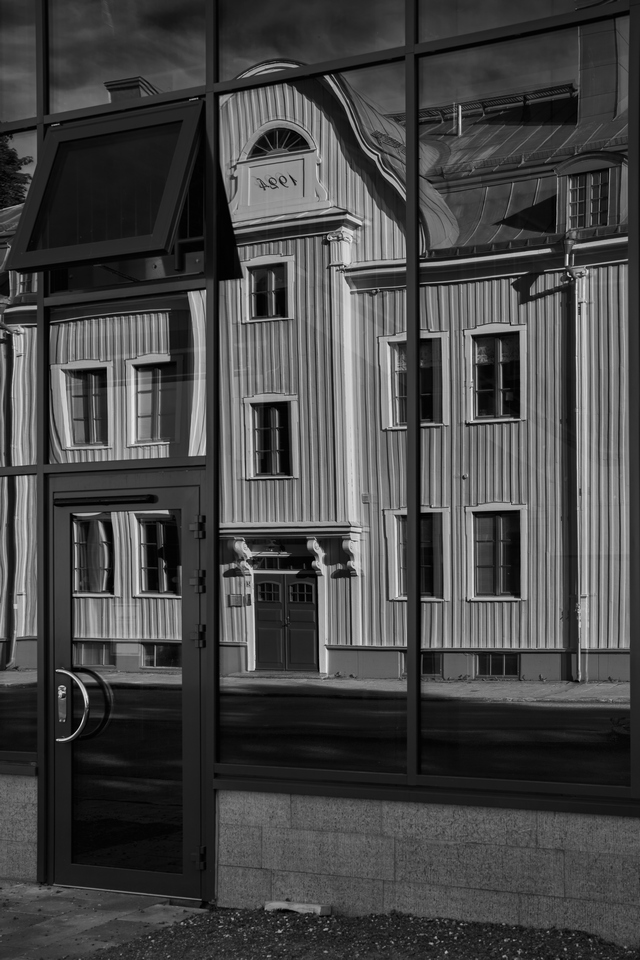 Sony 50mm f1.2_2w.jpg