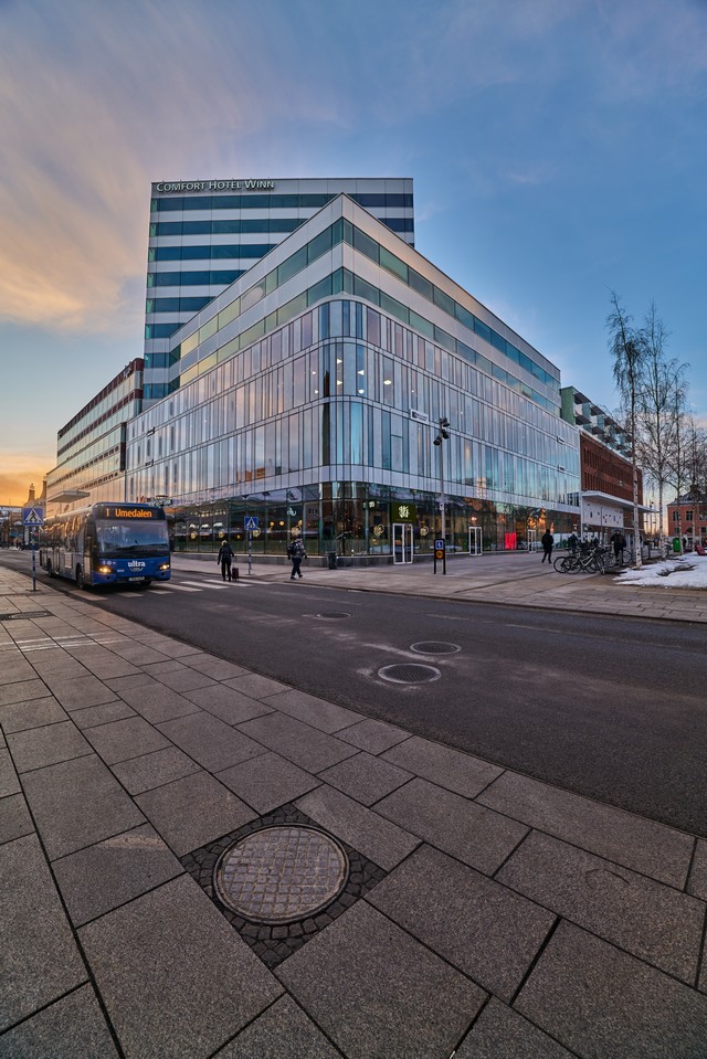 Panasonic S 14-28mm_12w.jpg