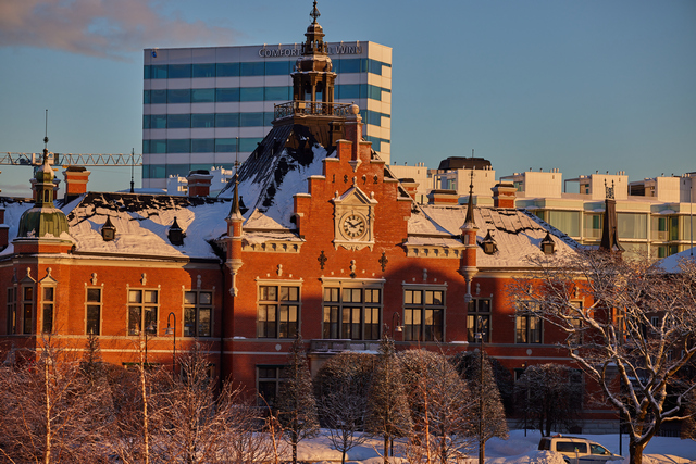 Canon RF 135 f1.8_20w.jpg