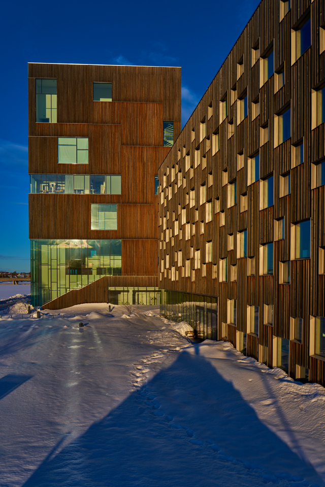 Sony 28-60mm_12w.jpg